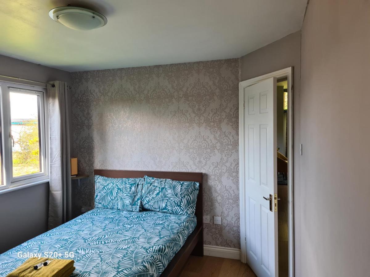 The Reading Whole Chalet With Lake And Two Acre Gardens Екстериор снимка